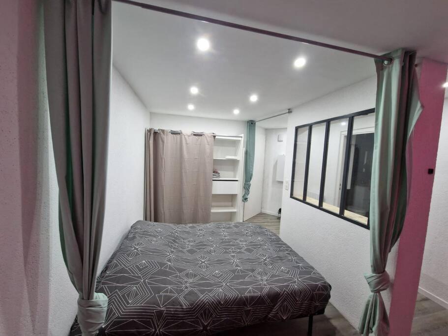 Logement Atypique & Parking Gratuit Gex Exterior photo