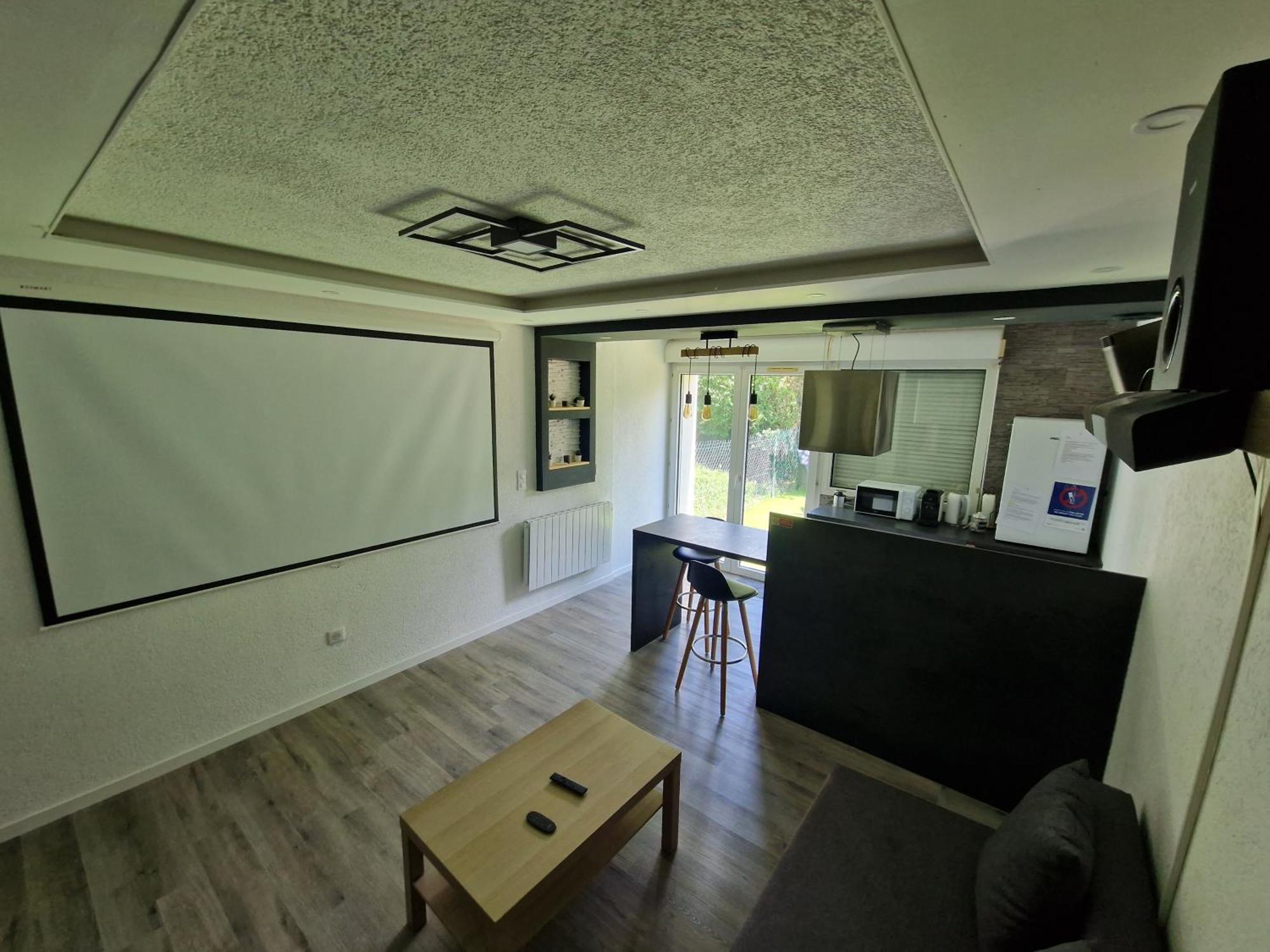 Logement Atypique & Parking Gratuit Gex Exterior photo